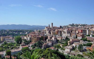 Pourquoi Grasse est-elle la capitale mondiale du parfum ?